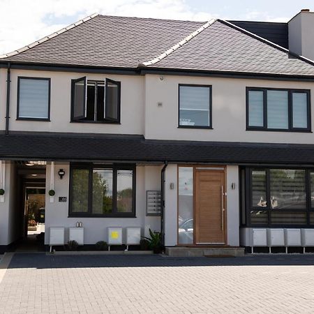 Walnut Flats-F4, 2-Bedroom With Ensuite - Parking, Netflix, Wifi - Close To Oxford, Bicester & Blenheim Palace Kidlington Eksteriør bilde