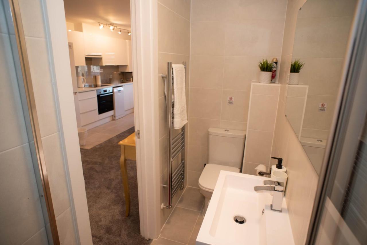 Walnut Flats-F4, 2-Bedroom With Ensuite - Parking, Netflix, Wifi - Close To Oxford, Bicester & Blenheim Palace Kidlington Eksteriør bilde