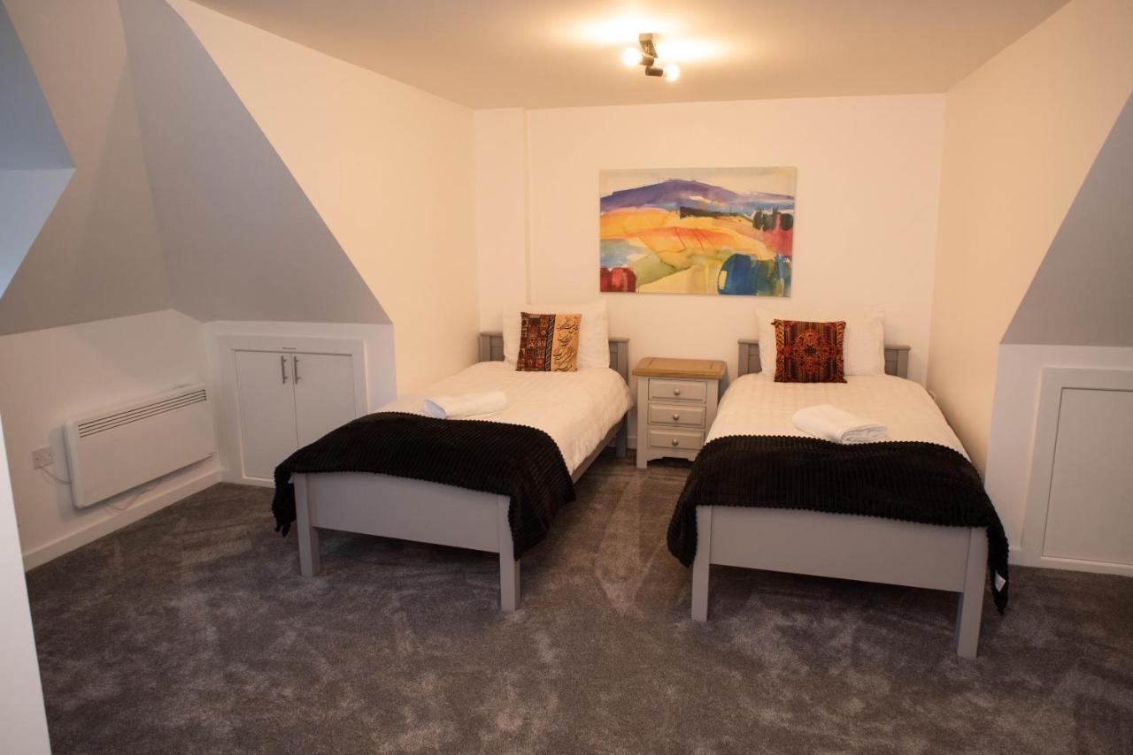 Walnut Flats-F4, 2-Bedroom With Ensuite - Parking, Netflix, Wifi - Close To Oxford, Bicester & Blenheim Palace Kidlington Eksteriør bilde