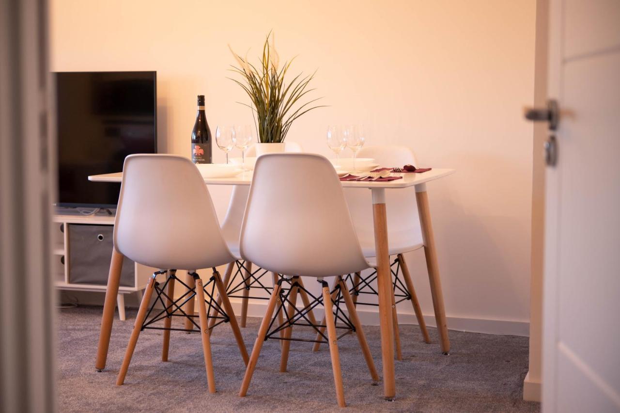 Walnut Flats-F4, 2-Bedroom With Ensuite - Parking, Netflix, Wifi - Close To Oxford, Bicester & Blenheim Palace Kidlington Eksteriør bilde