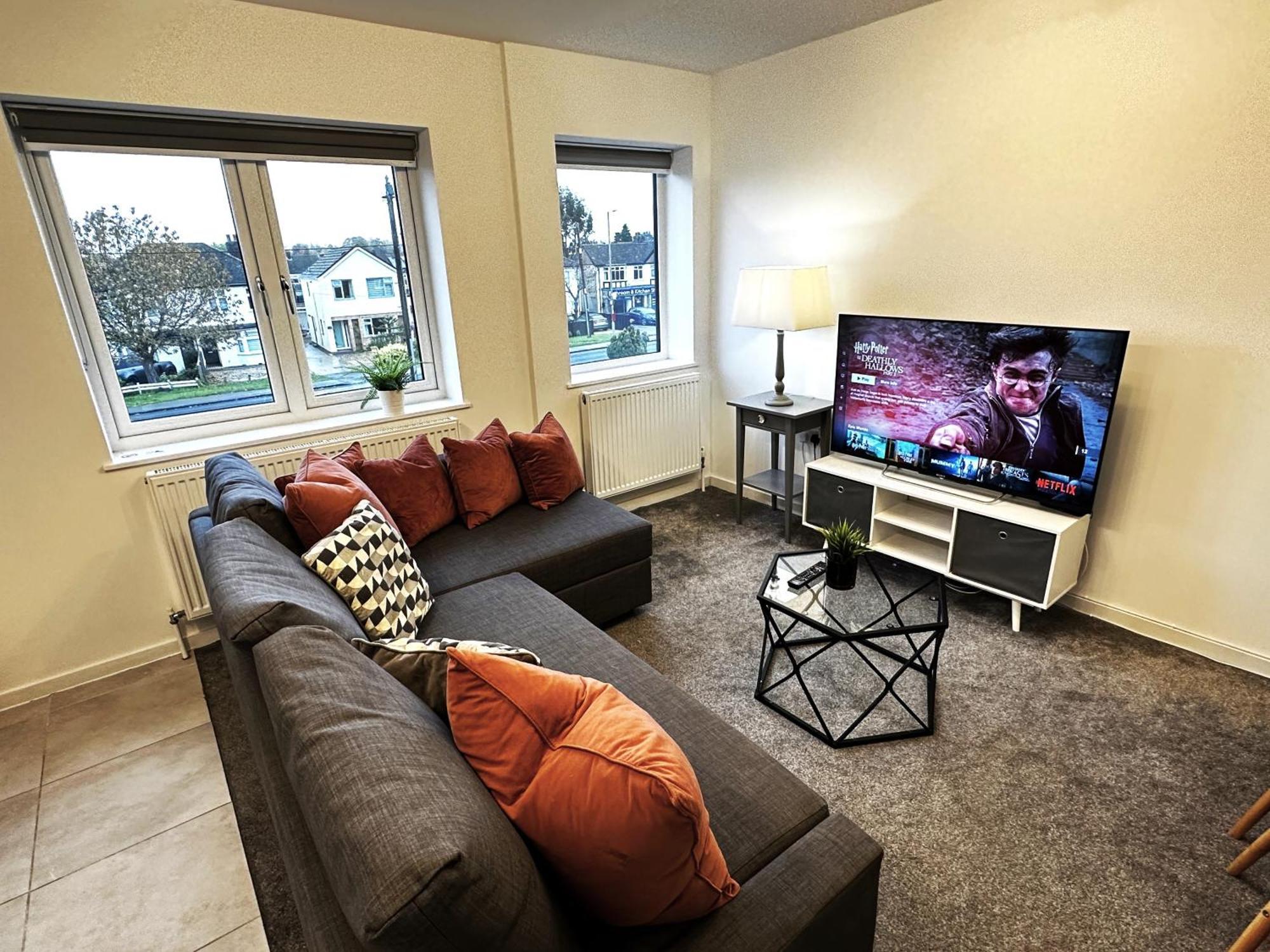 Walnut Flats-F4, 2-Bedroom With Ensuite - Parking, Netflix, Wifi - Close To Oxford, Bicester & Blenheim Palace Kidlington Eksteriør bilde